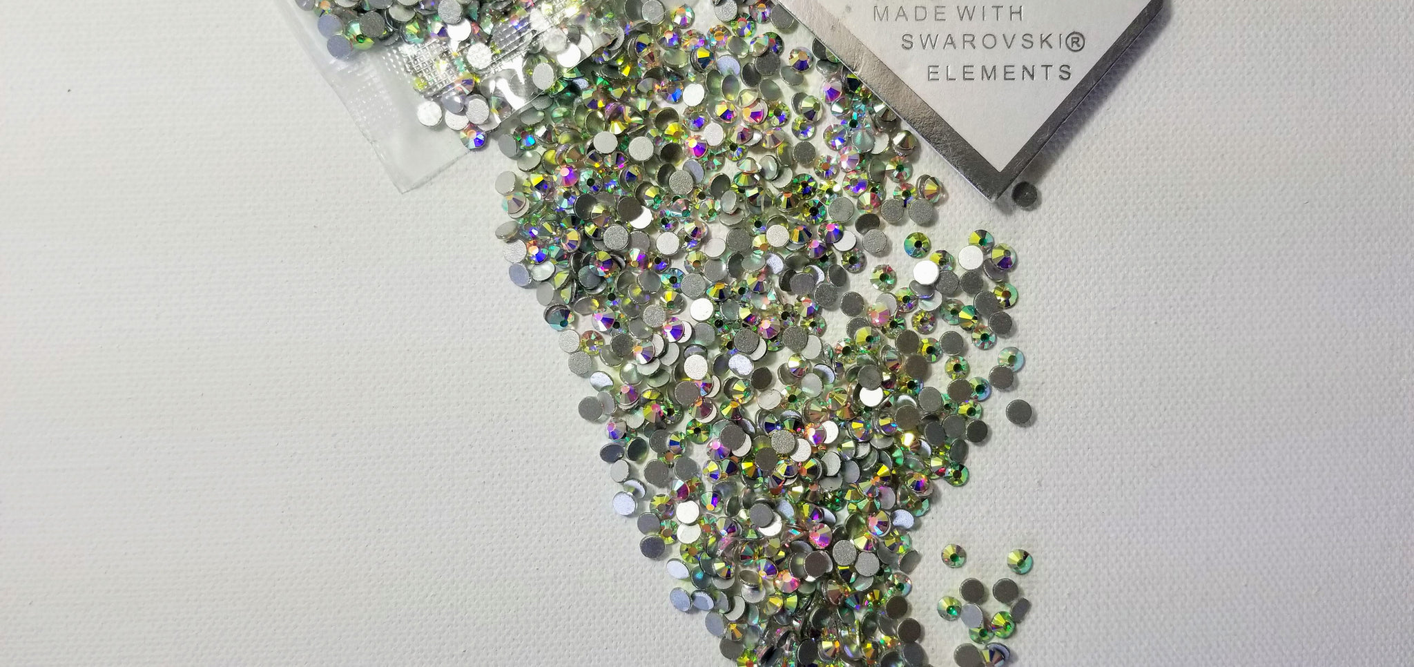 New Nail Art Trend: Swarovski Crystal – Inside The Life Of A